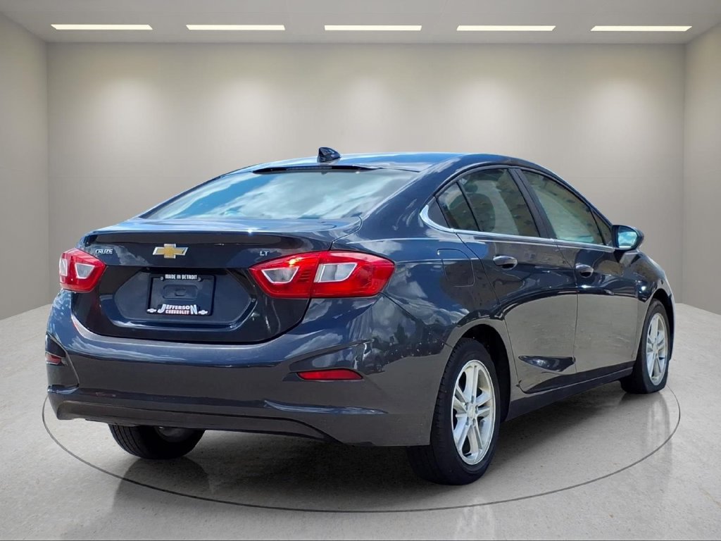 Used 2017 Chevrolet Cruze LT FWD image 22
