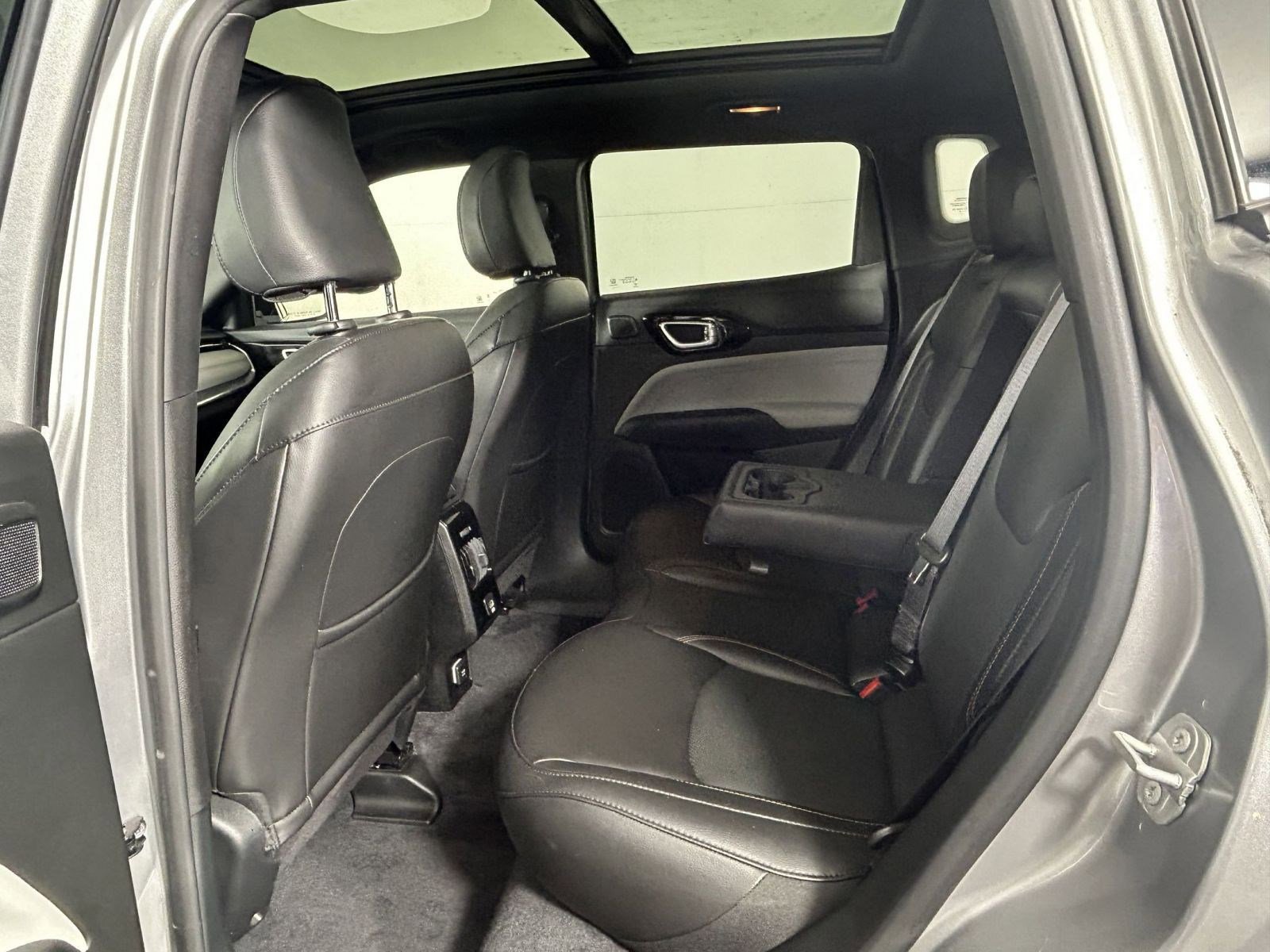 Used 2023 Jeep Compass Limited w/ Sun and Sound Group image 20