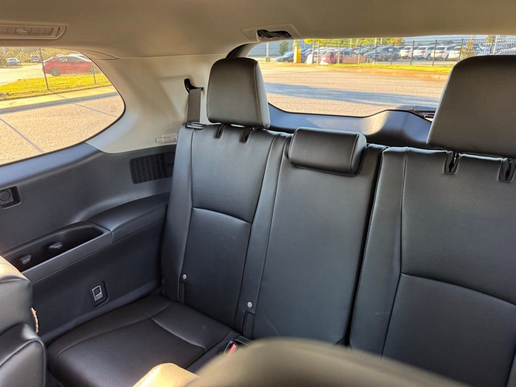 Used 2025 Toyota Grand Highlander FWD image 27