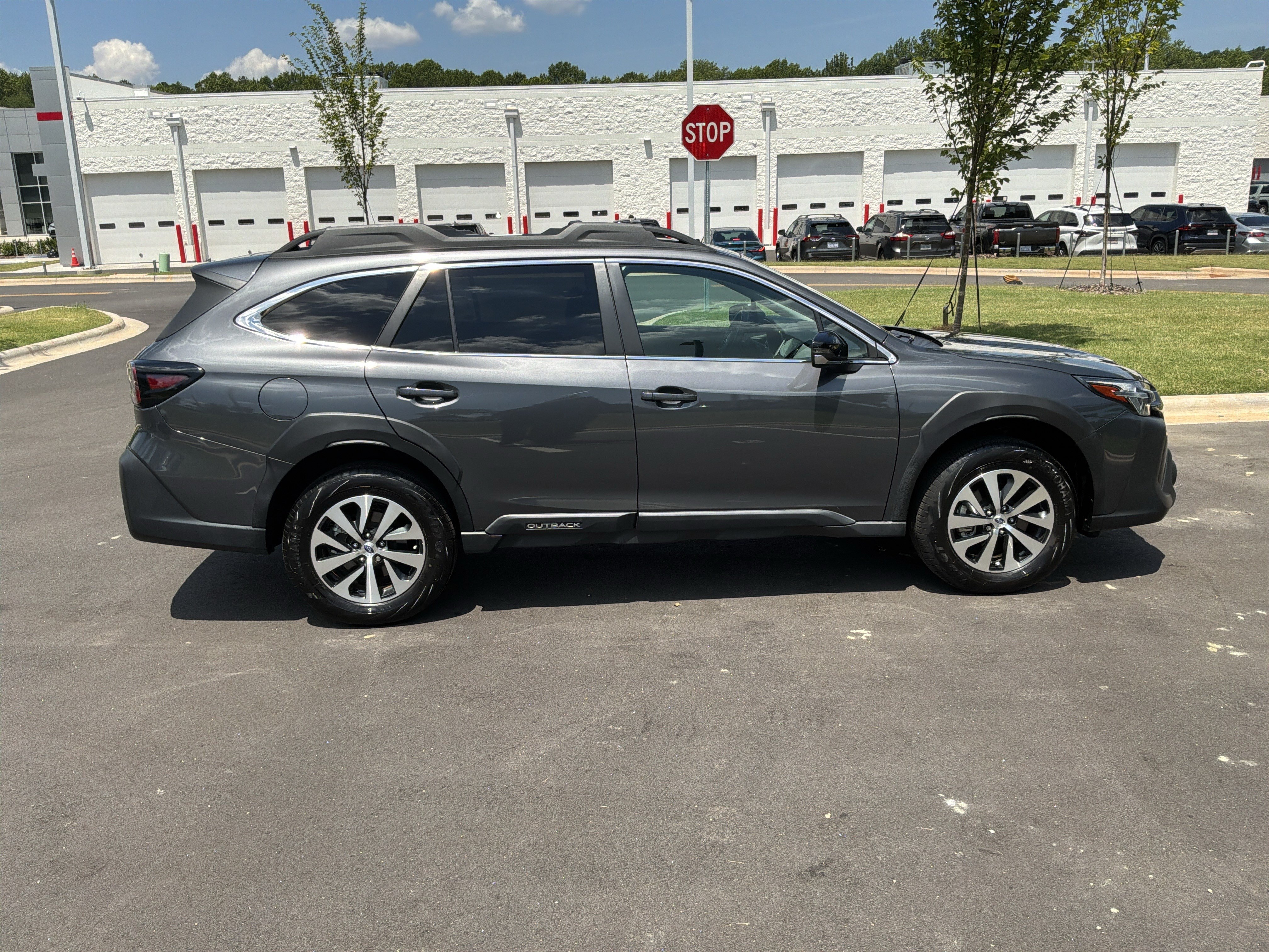 Used 2024 Subaru Outback Premium AWD/4WD image 11