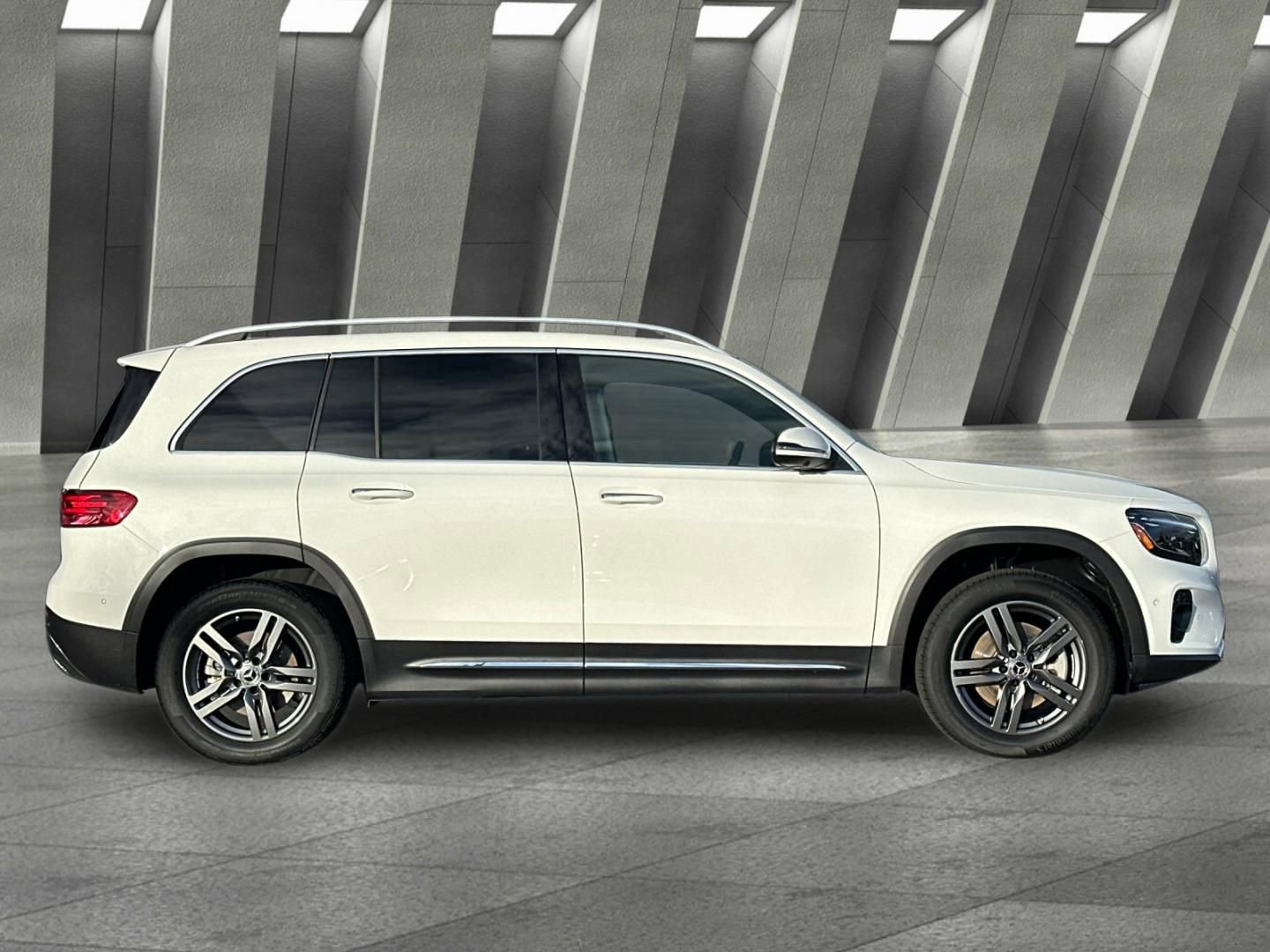 Certified 2025 Mercedes-Benz GLB 250 4MATIC image 3