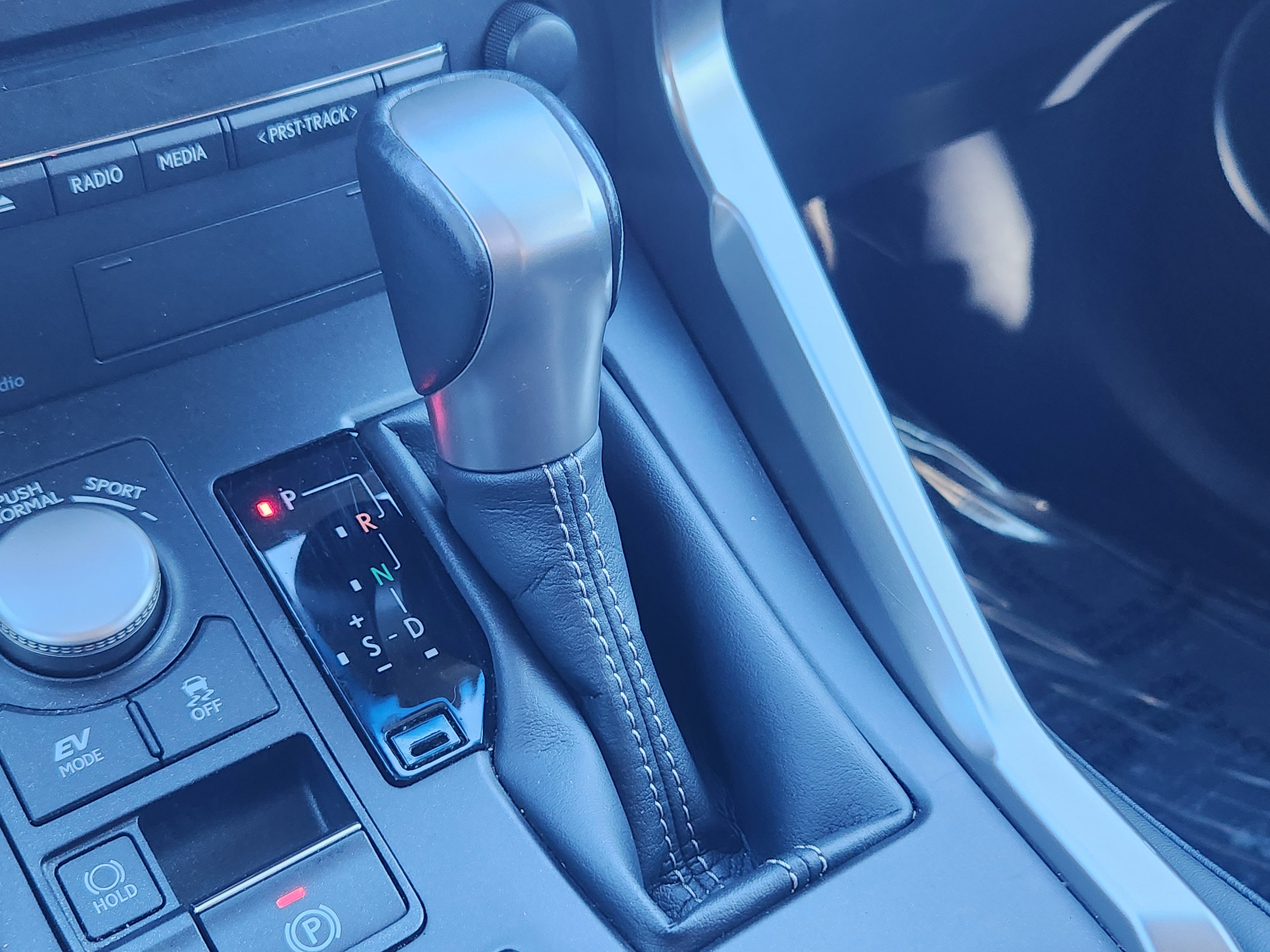 Used 2017 Lexus NX 300h AWD image 11