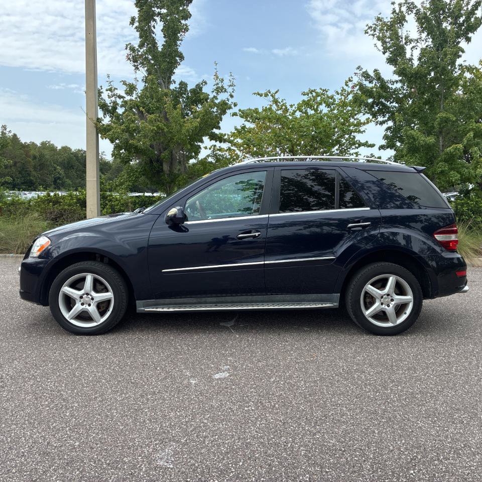 Used 2010 Mercedes-Benz ML 550 4MATIC image 4