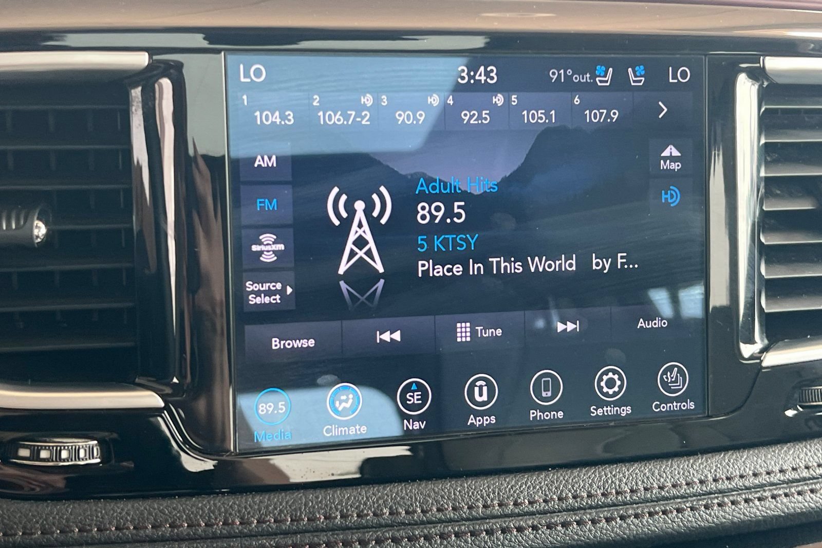 Used 2020 Chrysler Pacifica Limited FWD image 19