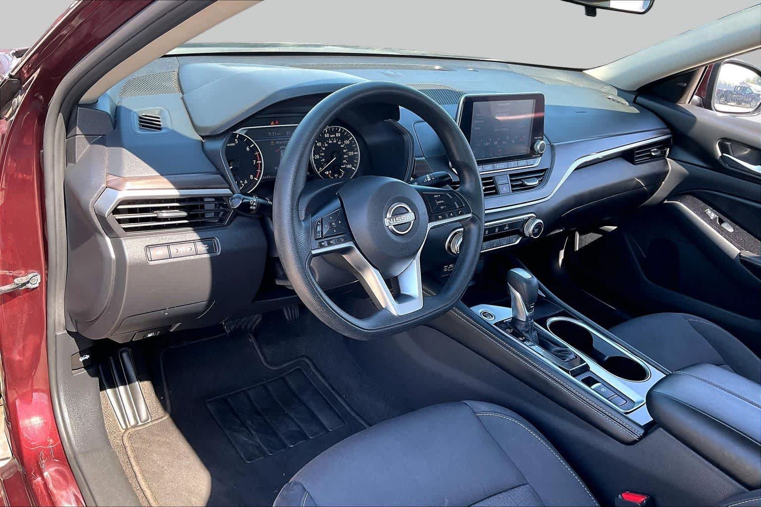 Used 2023 Nissan Altima 2.5 SV AWD/4WD image 17