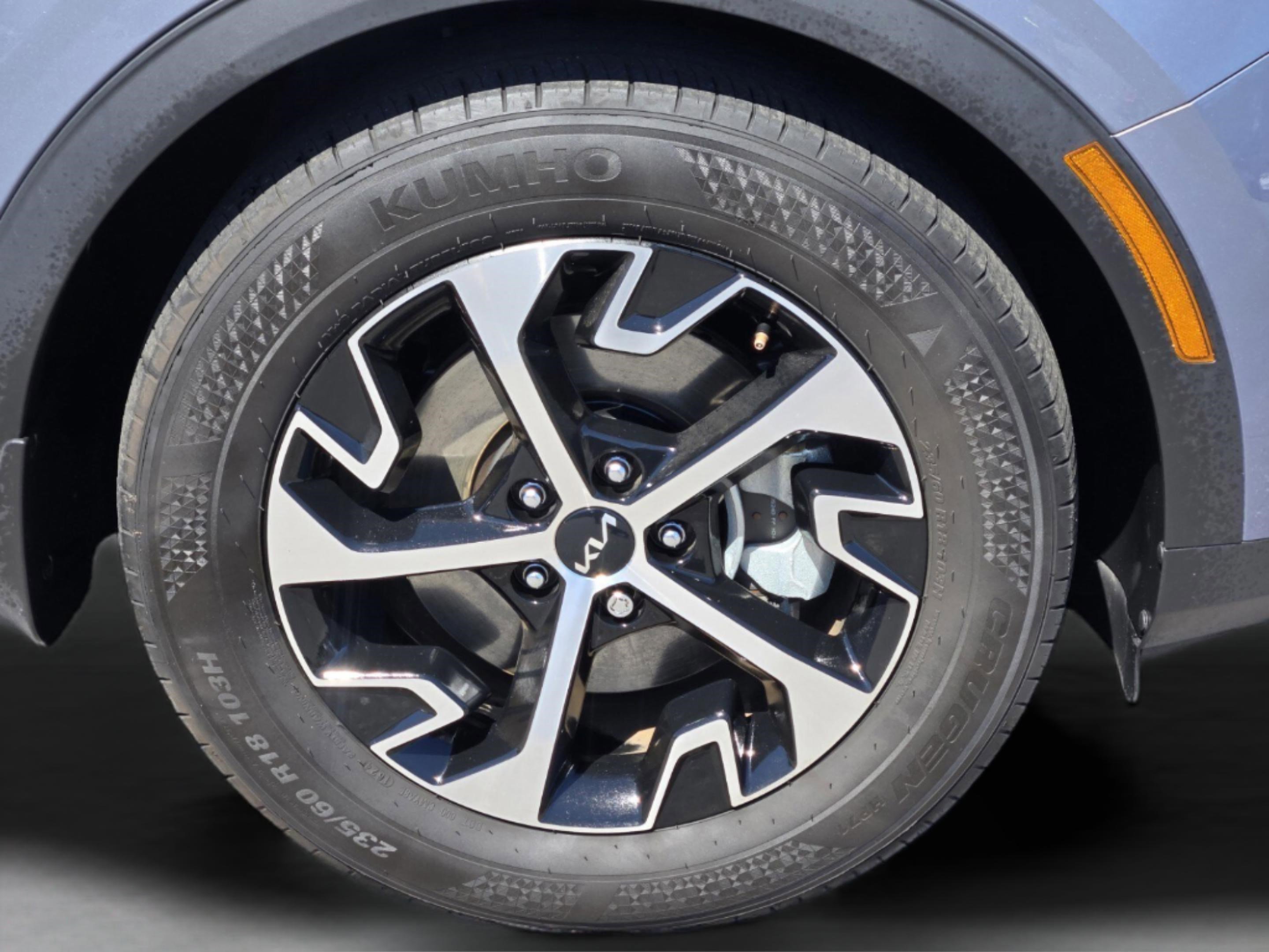 Used 2024 Kia Sportage EX image 9