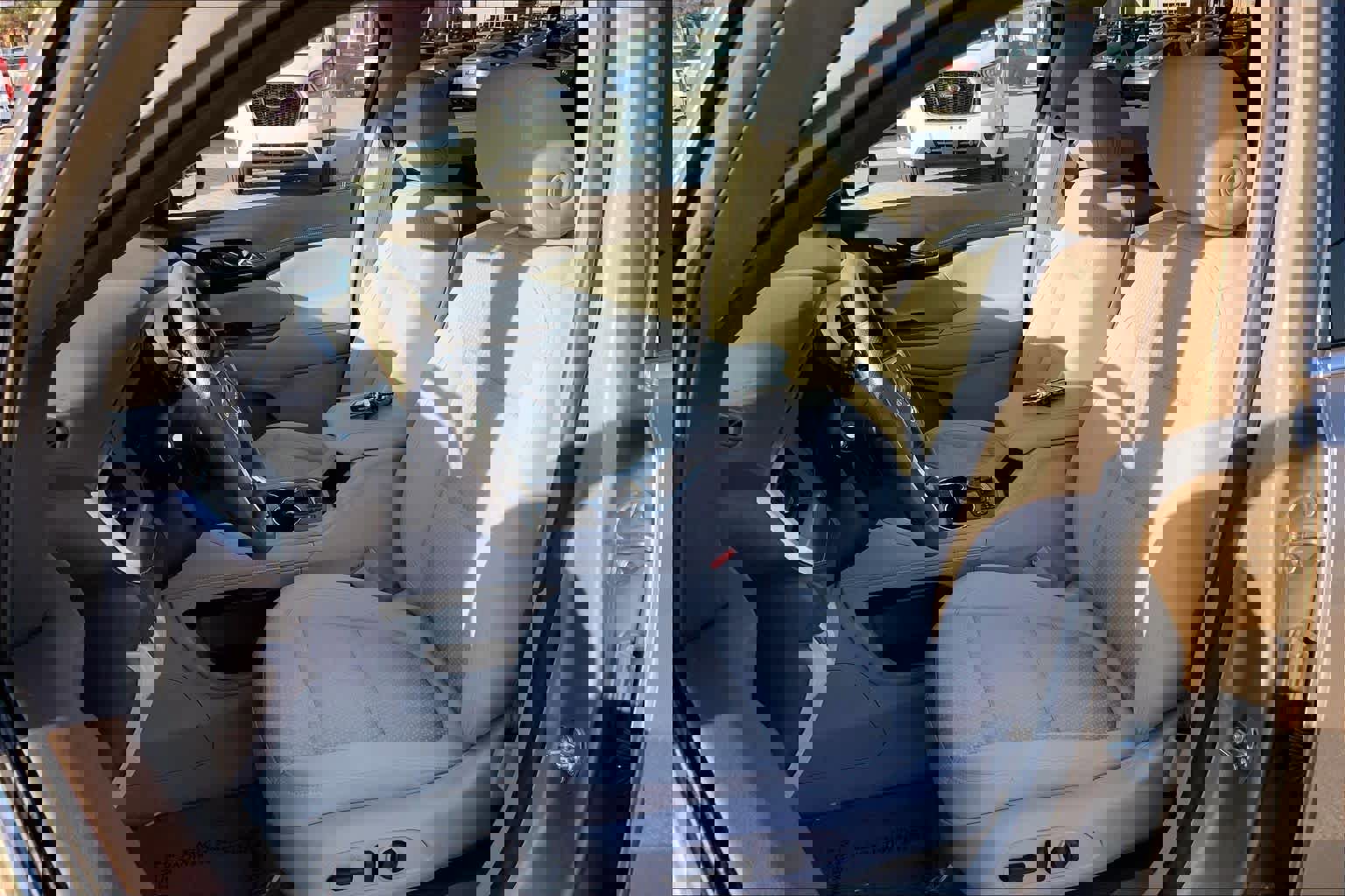 Used 2023 GMC Acadia SLE w/ Driver Convenience Package image 8