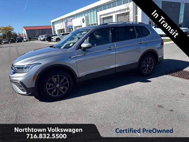 Used 2023 Volkswagen Tiguan SE w/ Panoramic Sunroof Package AWD/4WD image 4