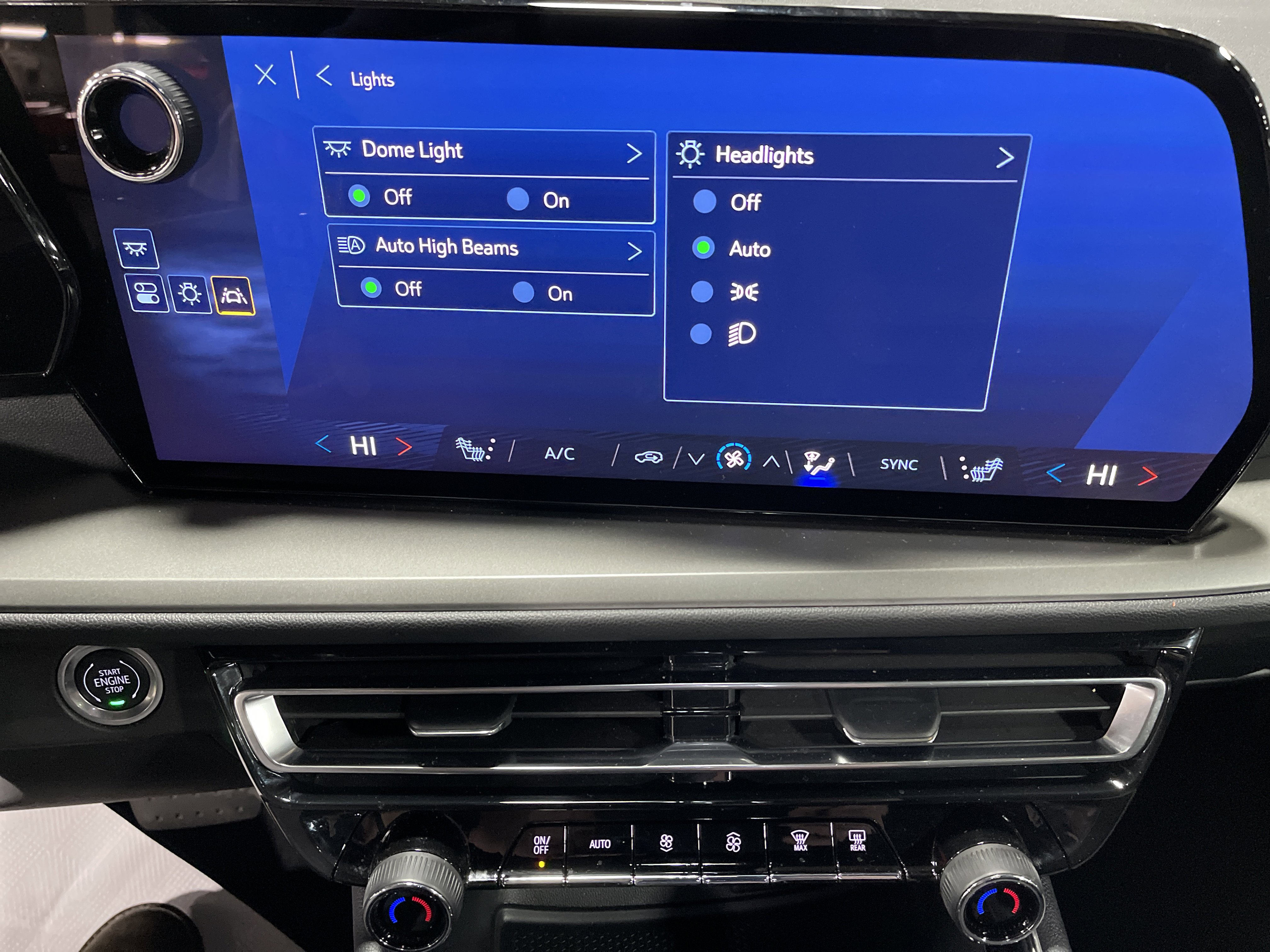 Used 2024 Chevrolet Traverse LS image 21