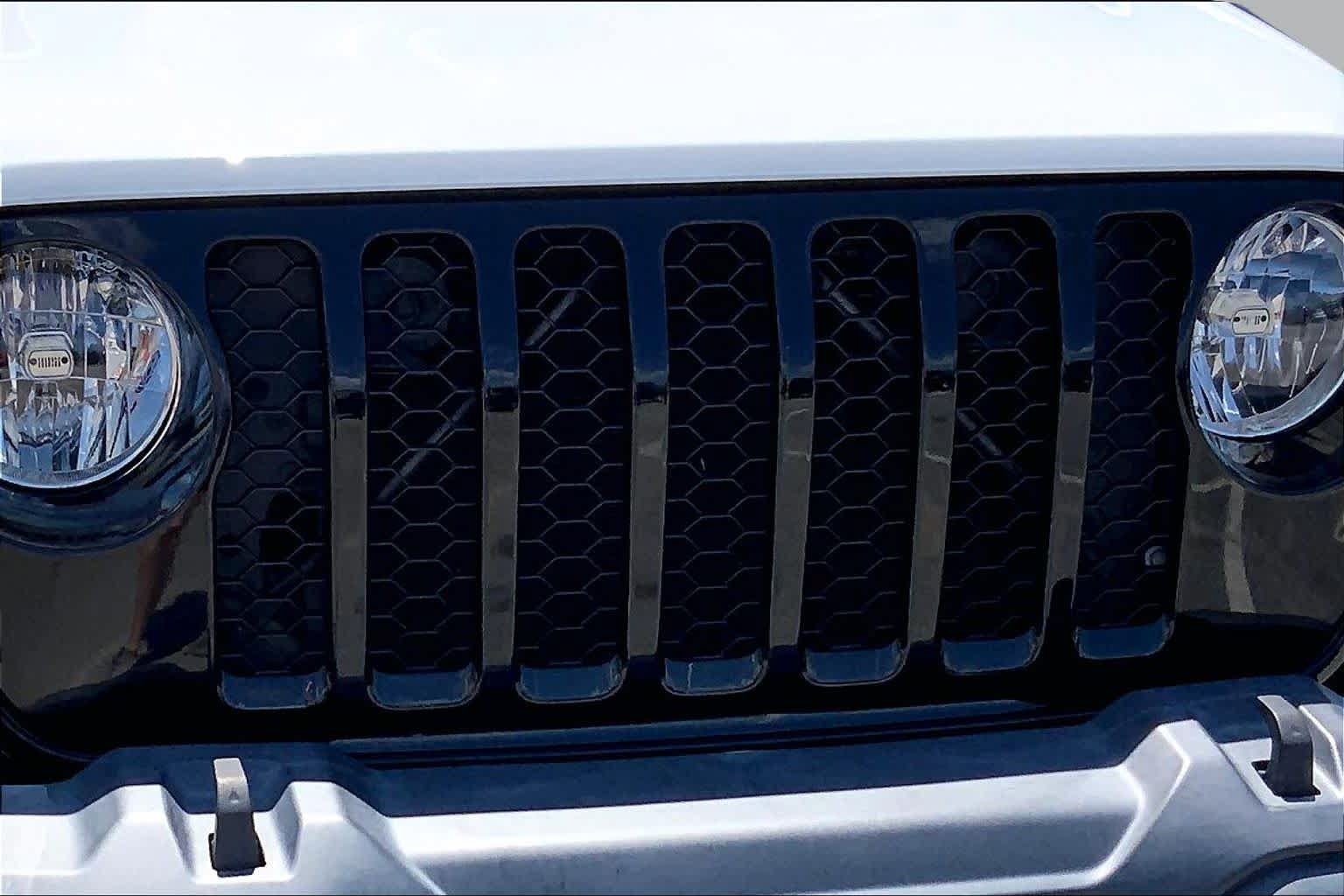 Used 2023 Jeep Gladiator Sport AWD/4WD image 29