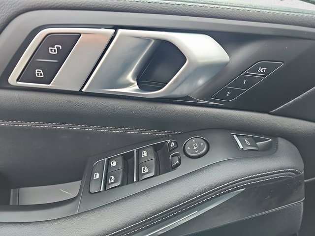 Used 2023 BMW X5 xDrive40i w/ Climate Comfort Package image 28