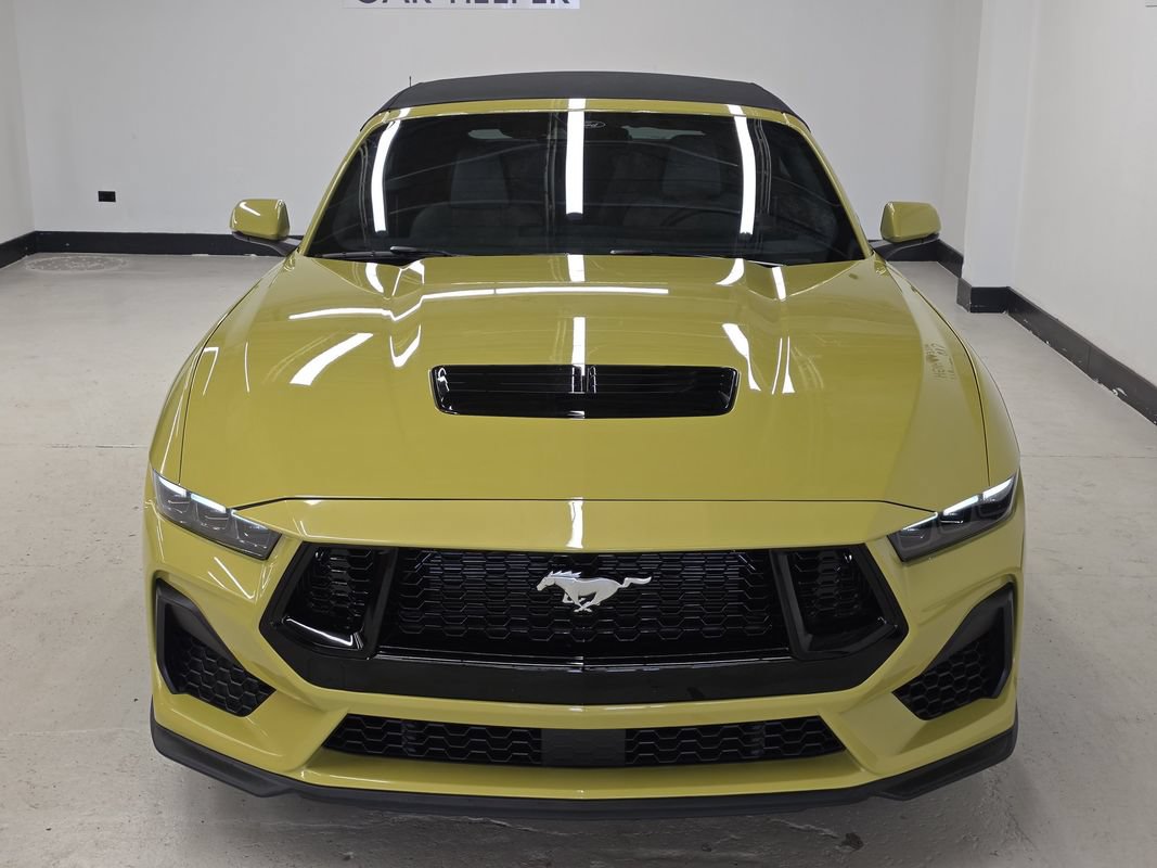 Used 2025 Ford Mustang GT Premium w/ GT Performance Package RWD image 4