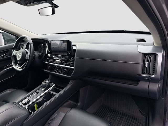 Used 2023 Nissan Pathfinder SL image 32