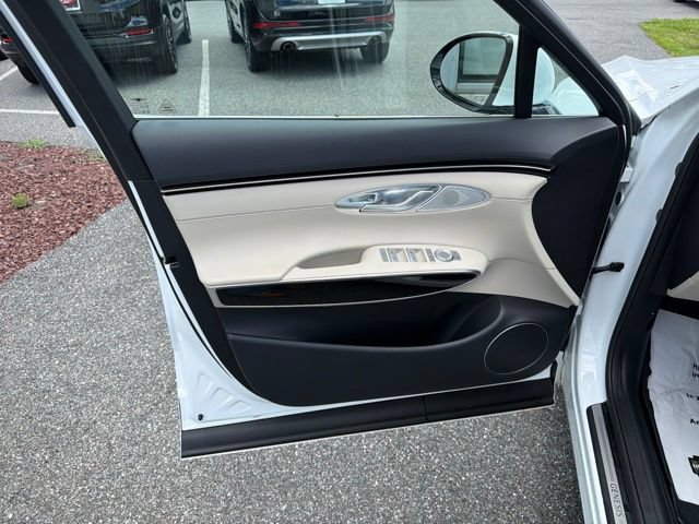 Used 2024 Genesis GV70 2.5T w/ Cargo Package AWD/4WD image 11