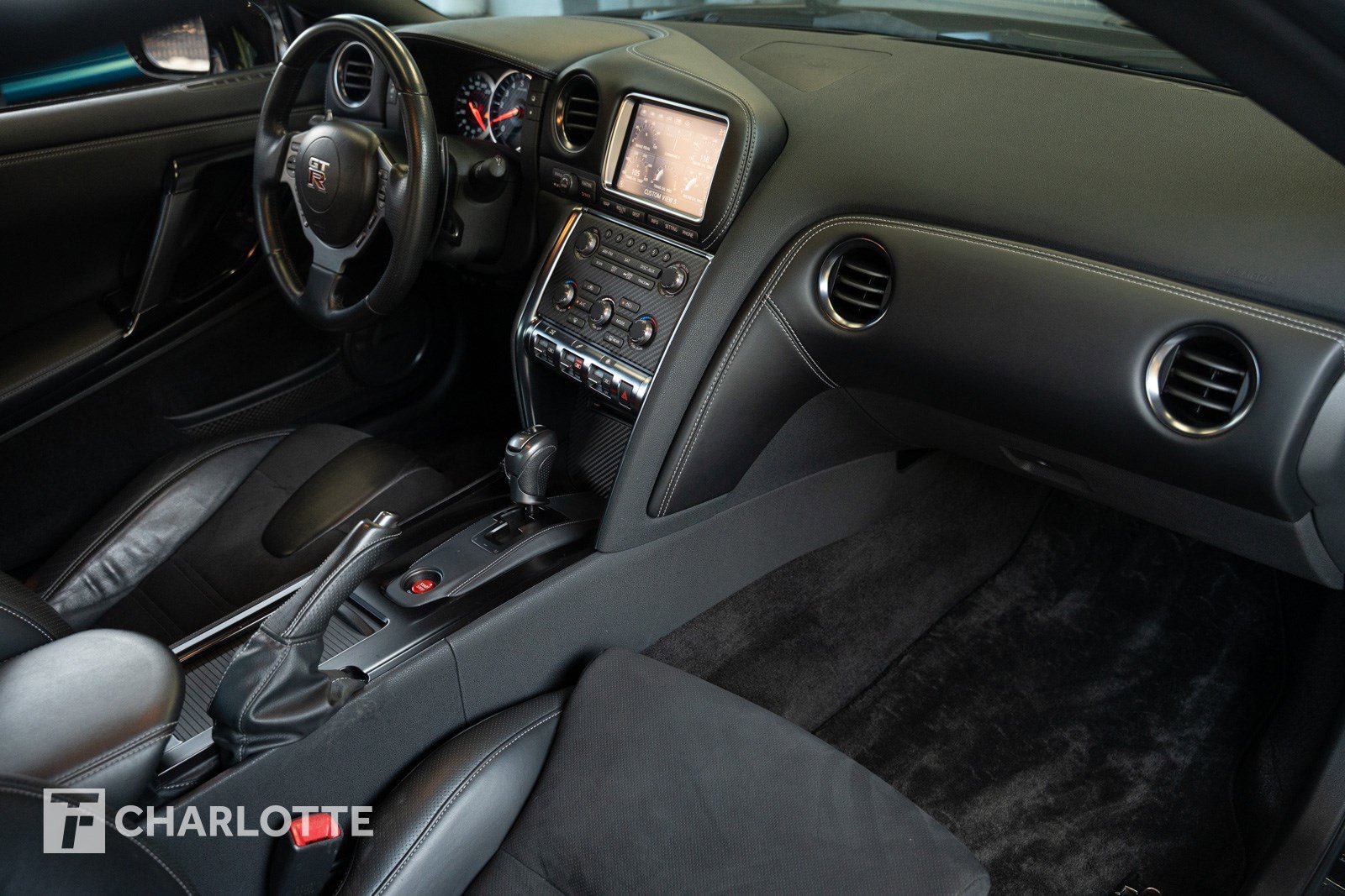 Used 2015 Nissan GT-R Premium image 29