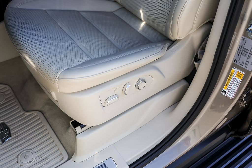 Certified 2025 Cadillac Escalade Sport Platinum AWD/4WD image 8