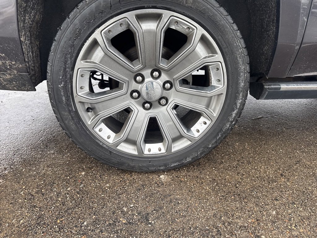 Used 2015 GMC Yukon XL Denali w/ Premium Package image 10