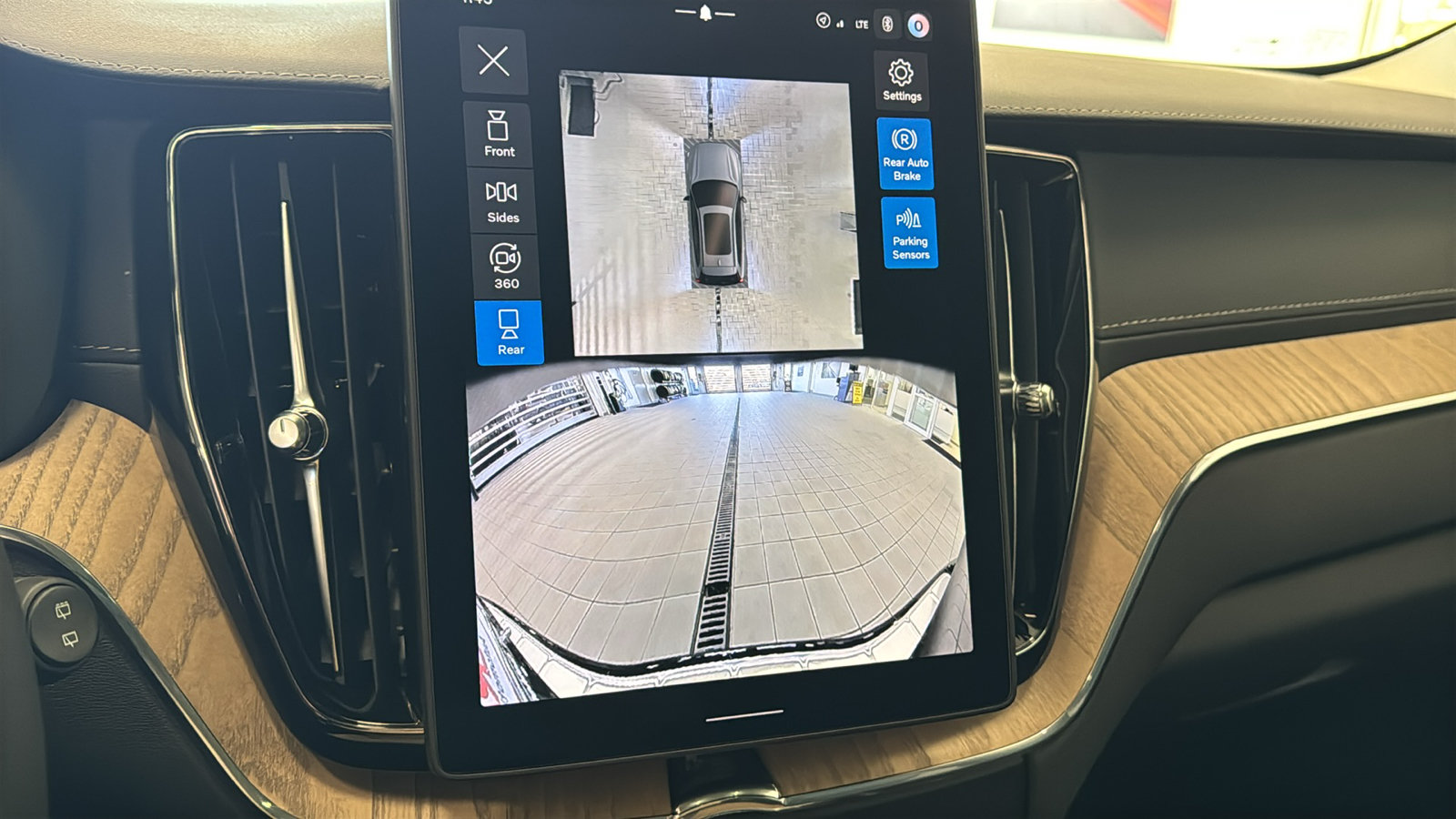 New 2027 Volvo XC60 B5 Ultra AWD/4WD image 18