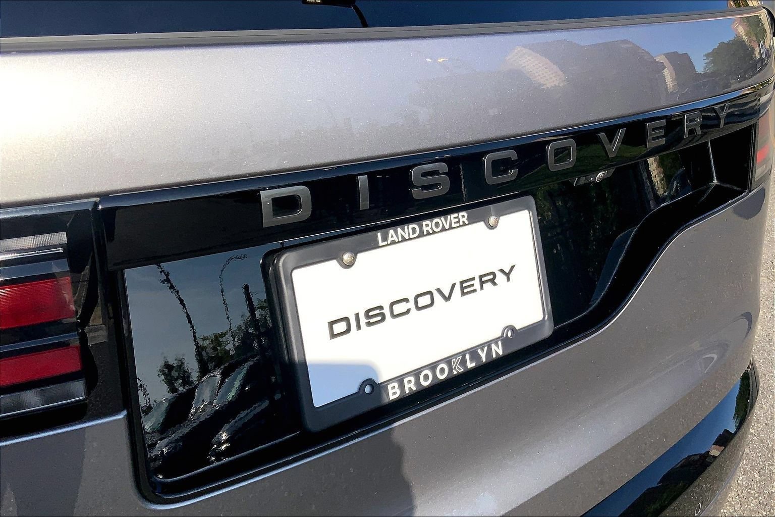 Certified 2025 Land Rover Discovery Dynamic SE AWD/4WD image 9
