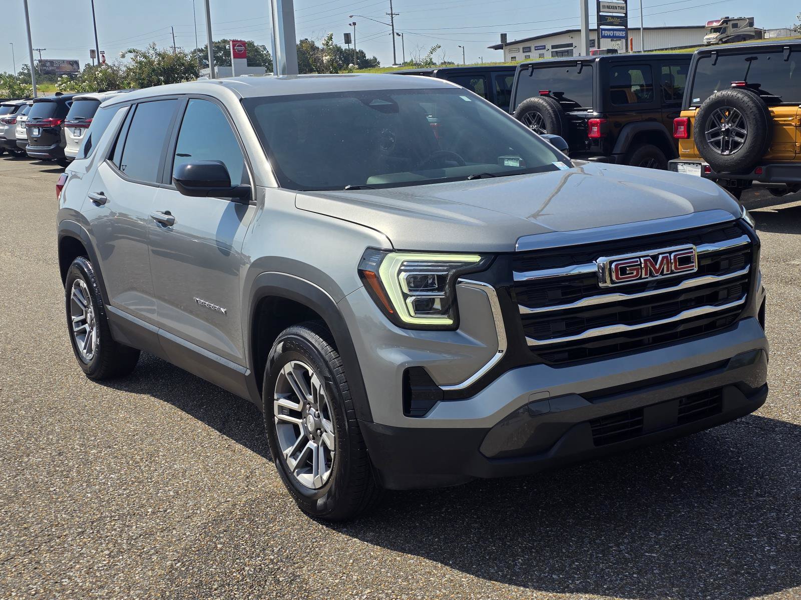 Used 2025 GMC Terrain Elevation AWD/4WD image 4