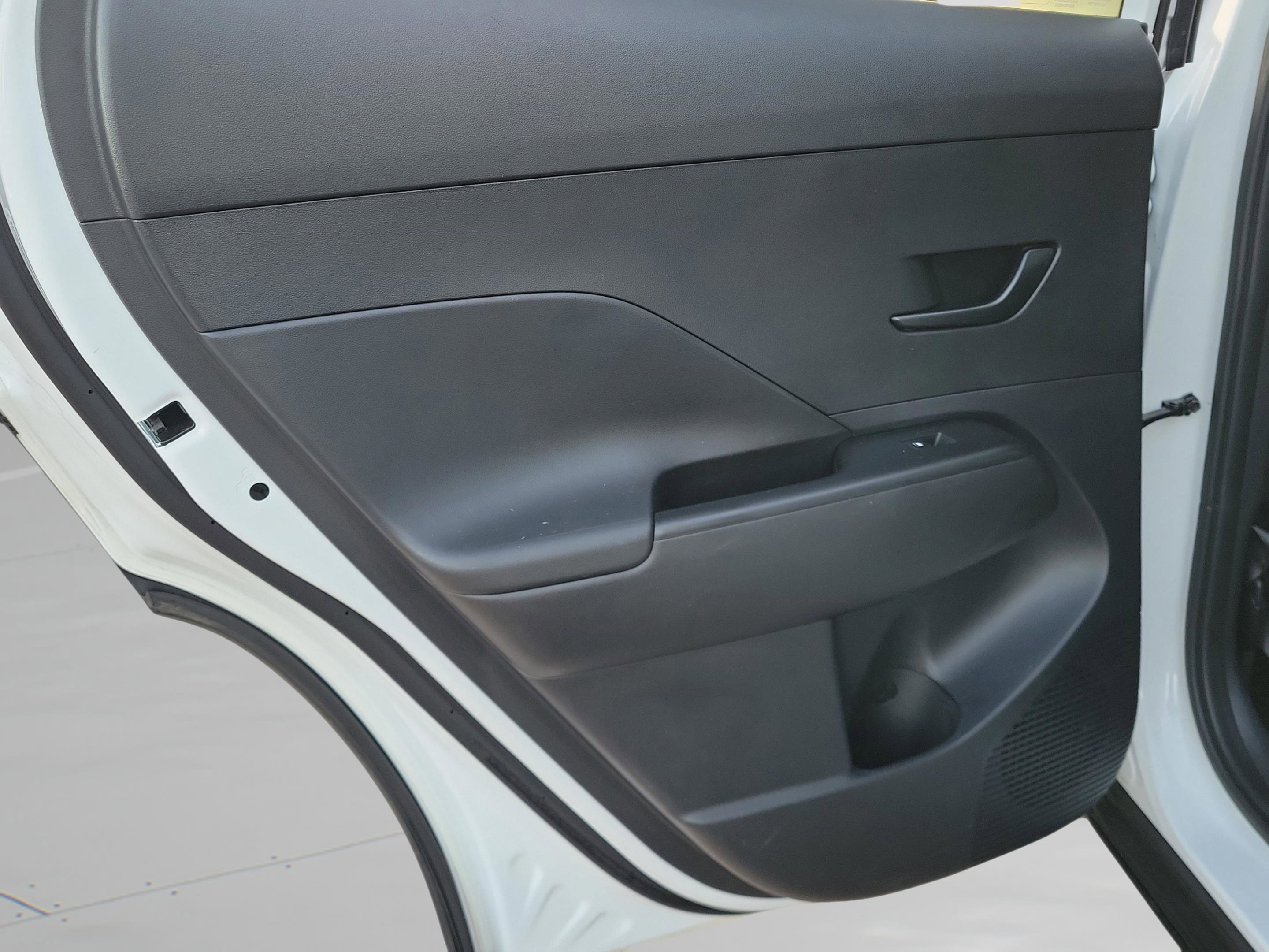 Certified 2024 Hyundai Kona SEL image 8