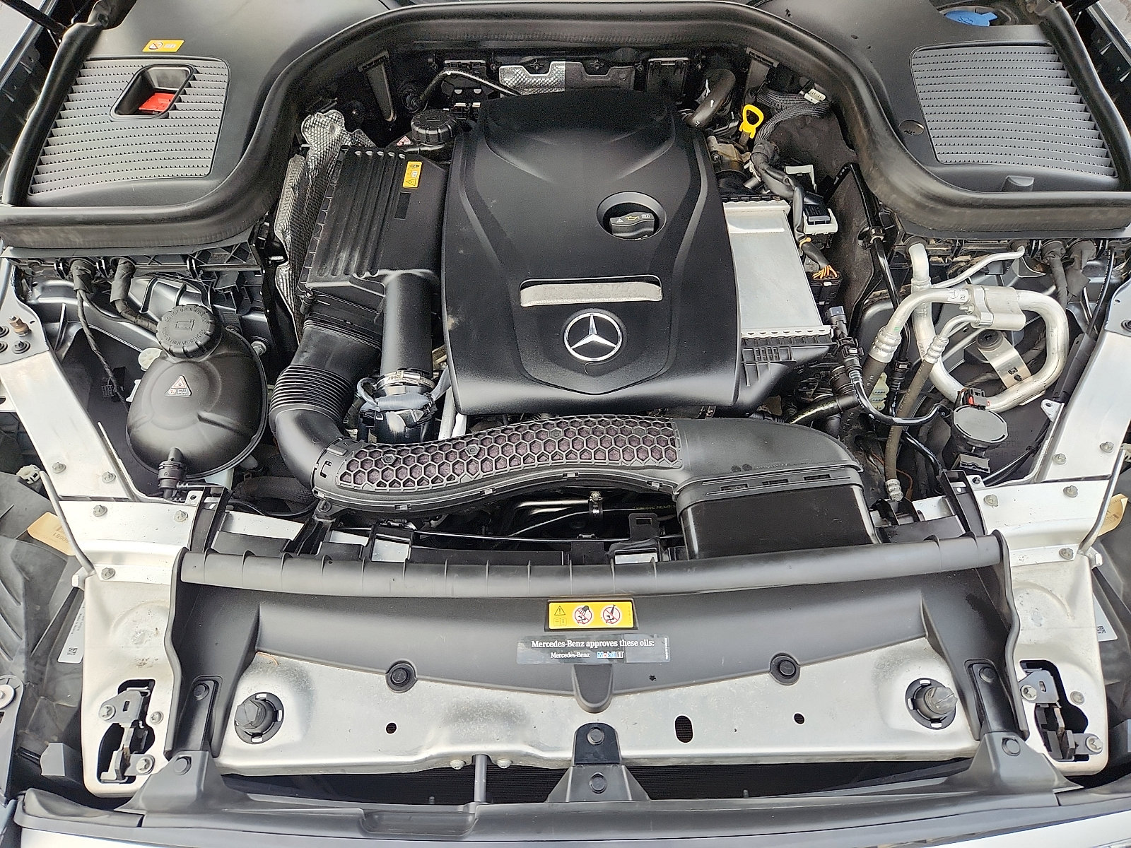 Used 2016 Mercedes-Benz GLC 300 4MATIC image 32