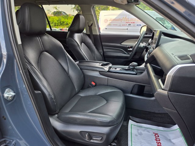 Used 2024 Toyota Grand Highlander AWD image 21