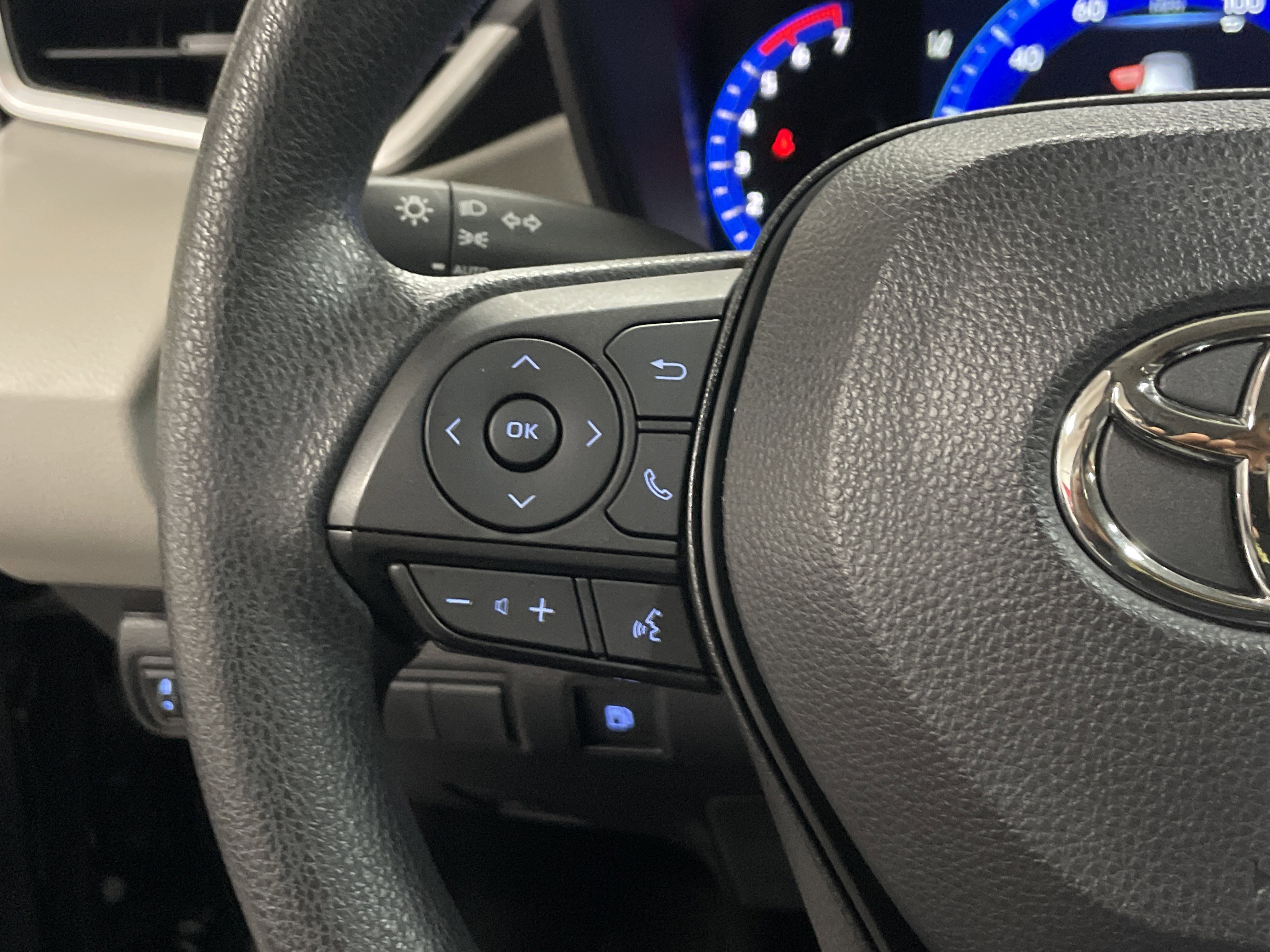 Used 2022 Toyota Corolla LE image 19