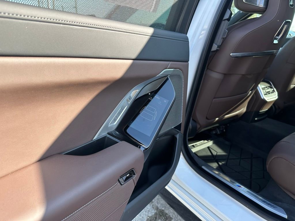Certified 2025 BMW 760i xDrive w/ Luxury Rear Seating Package image 20