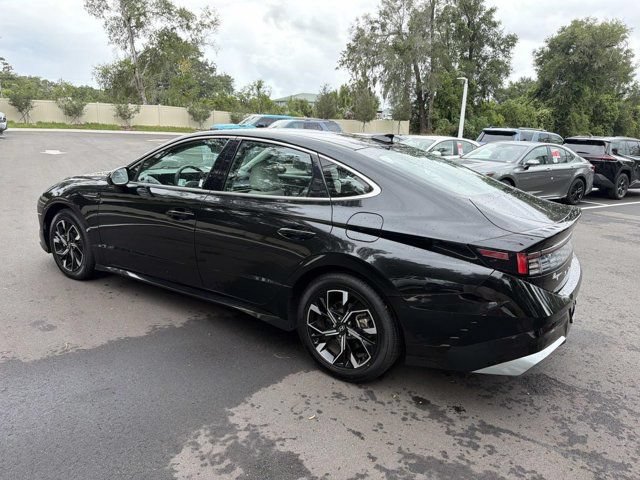 Used 2025 Hyundai Sonata SEL FWD image 4