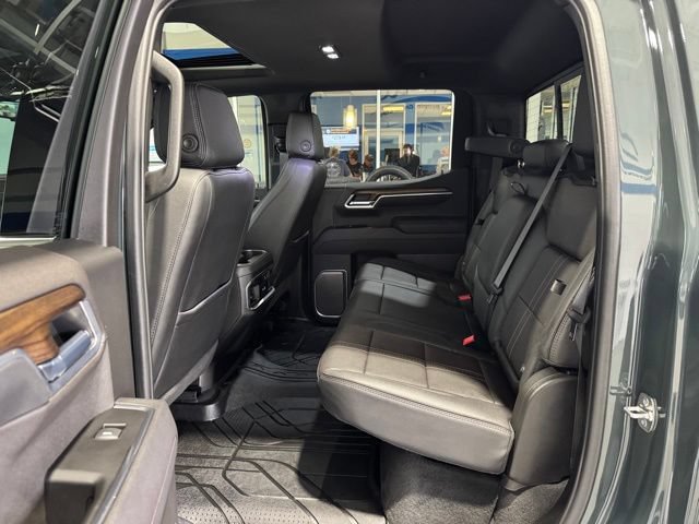 Used 2026 Chevrolet Silverado 1500 High Country AWD/4WD image 9