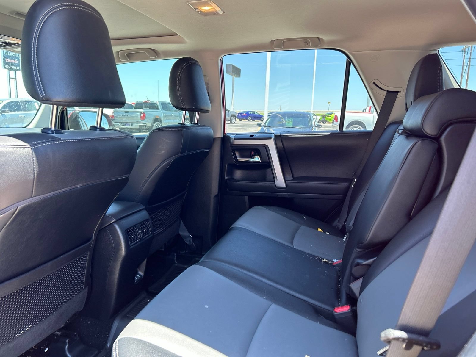 Used 2022 Toyota 4Runner SR5 Premium w/ Moonroof Package RWD image 11