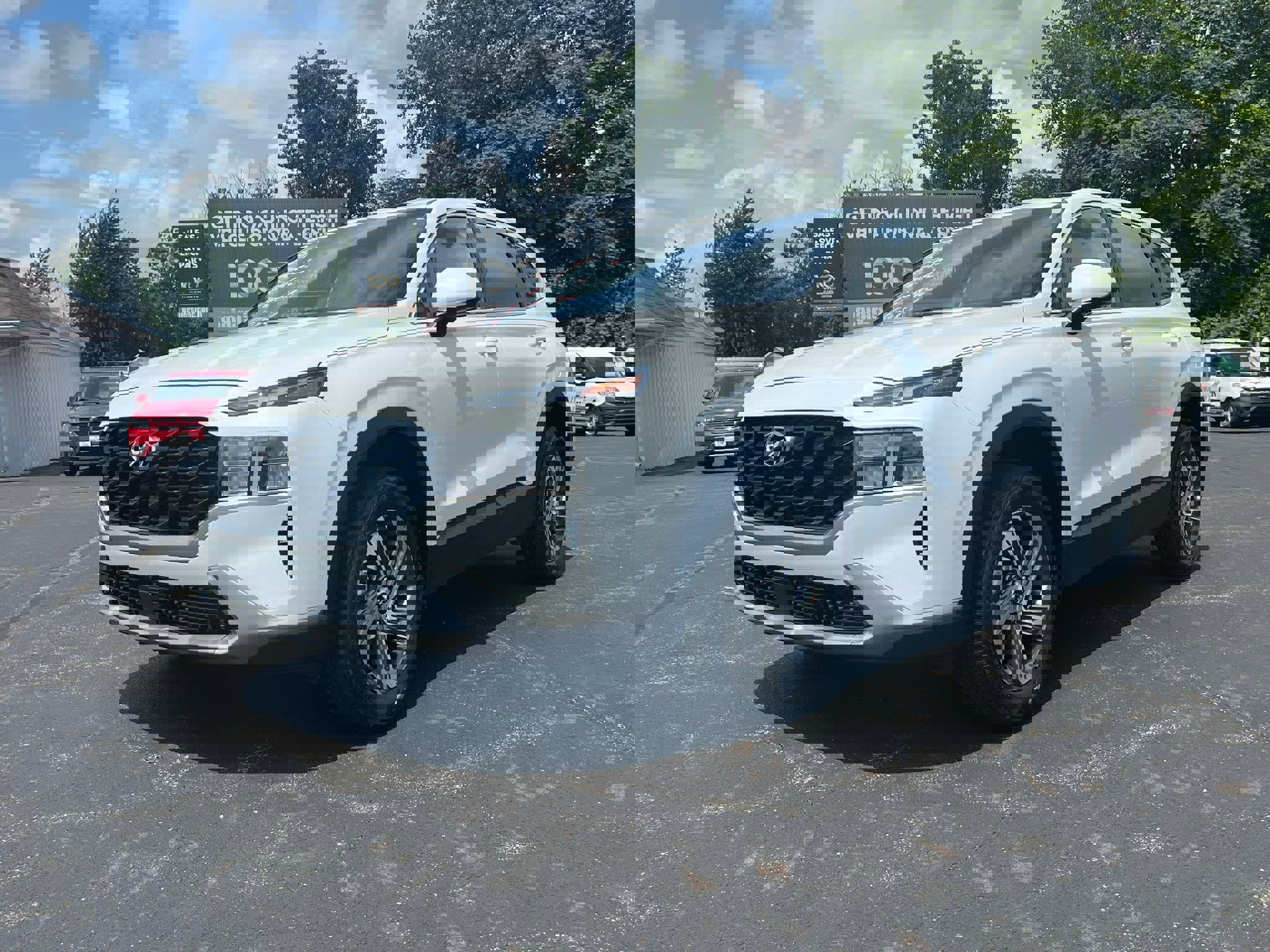 Used 2022 Hyundai Santa Fe SE image 2