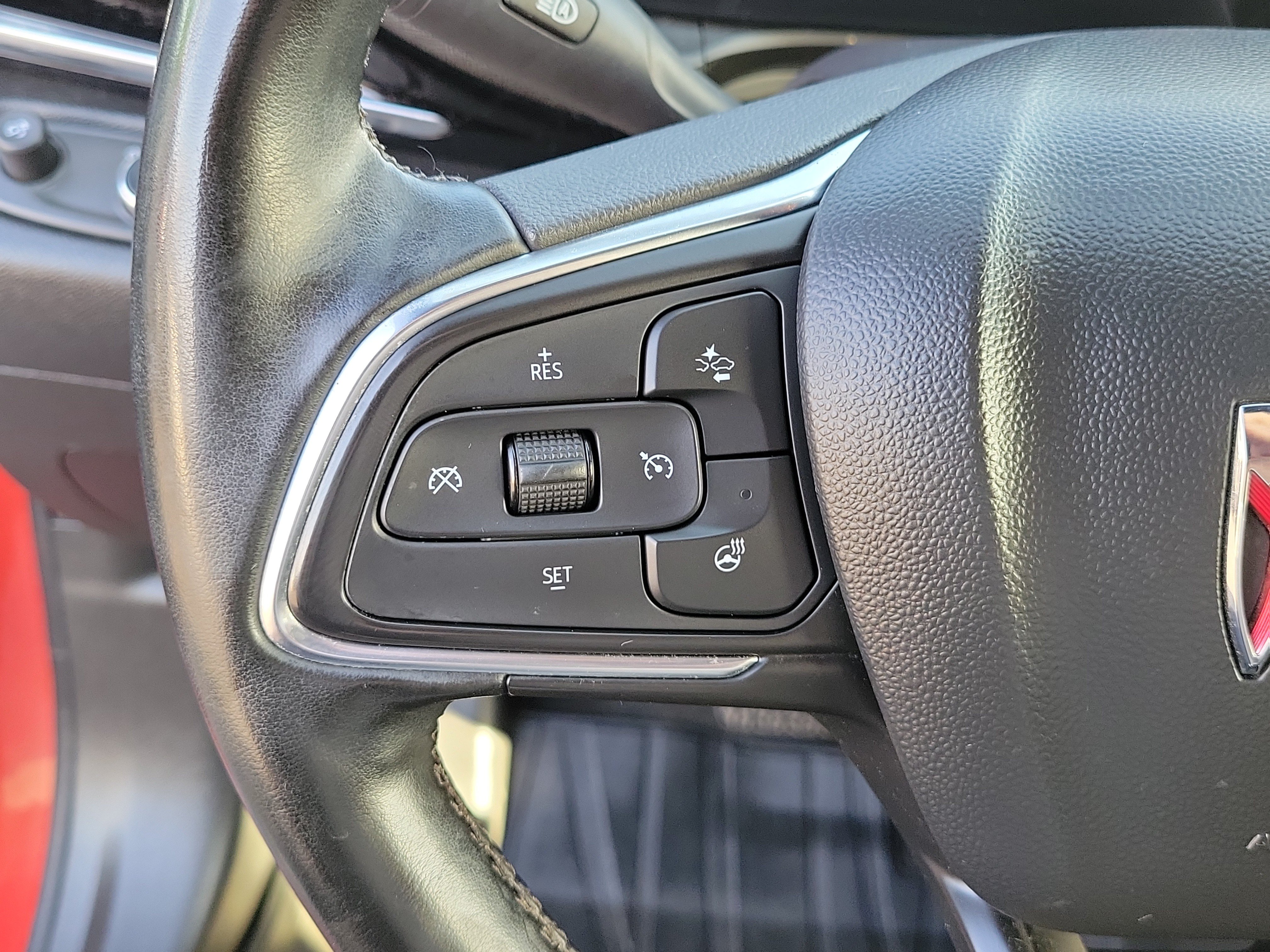 Used 2024 Buick Envista Sport Touring w/ Convenience I Package FWD image 23
