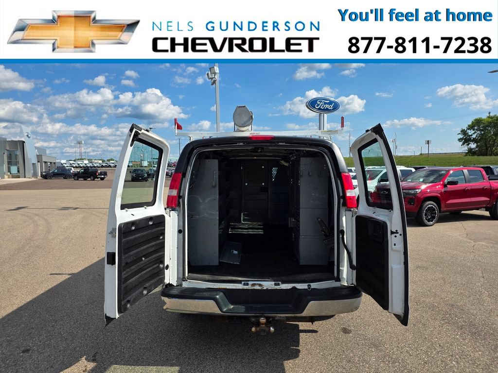Used 2017 GMC Savana 3500 Extended RWD image 5