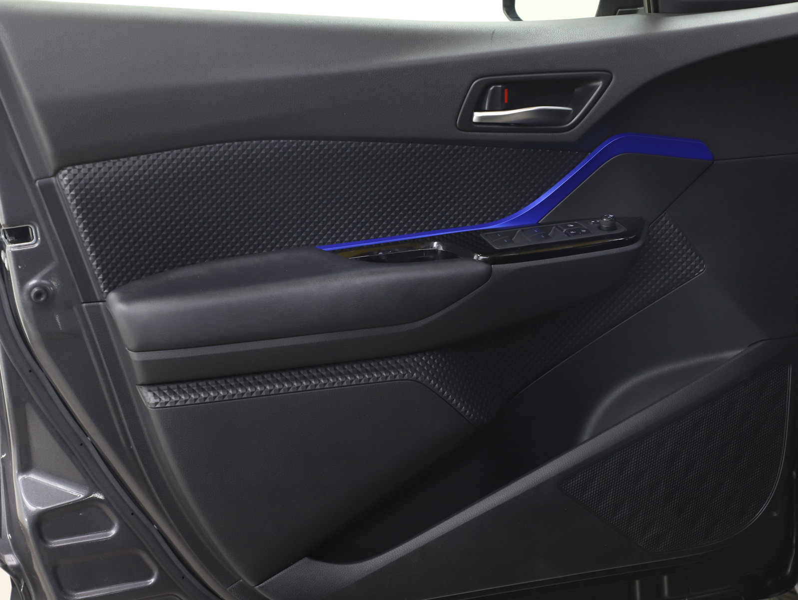 Used 2021 Toyota C-HR XLE FWD image 20