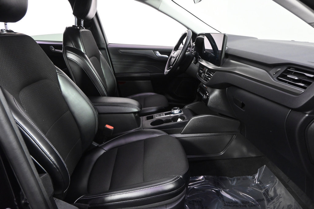 Used 2025 Ford Escape SE FWD image 16
