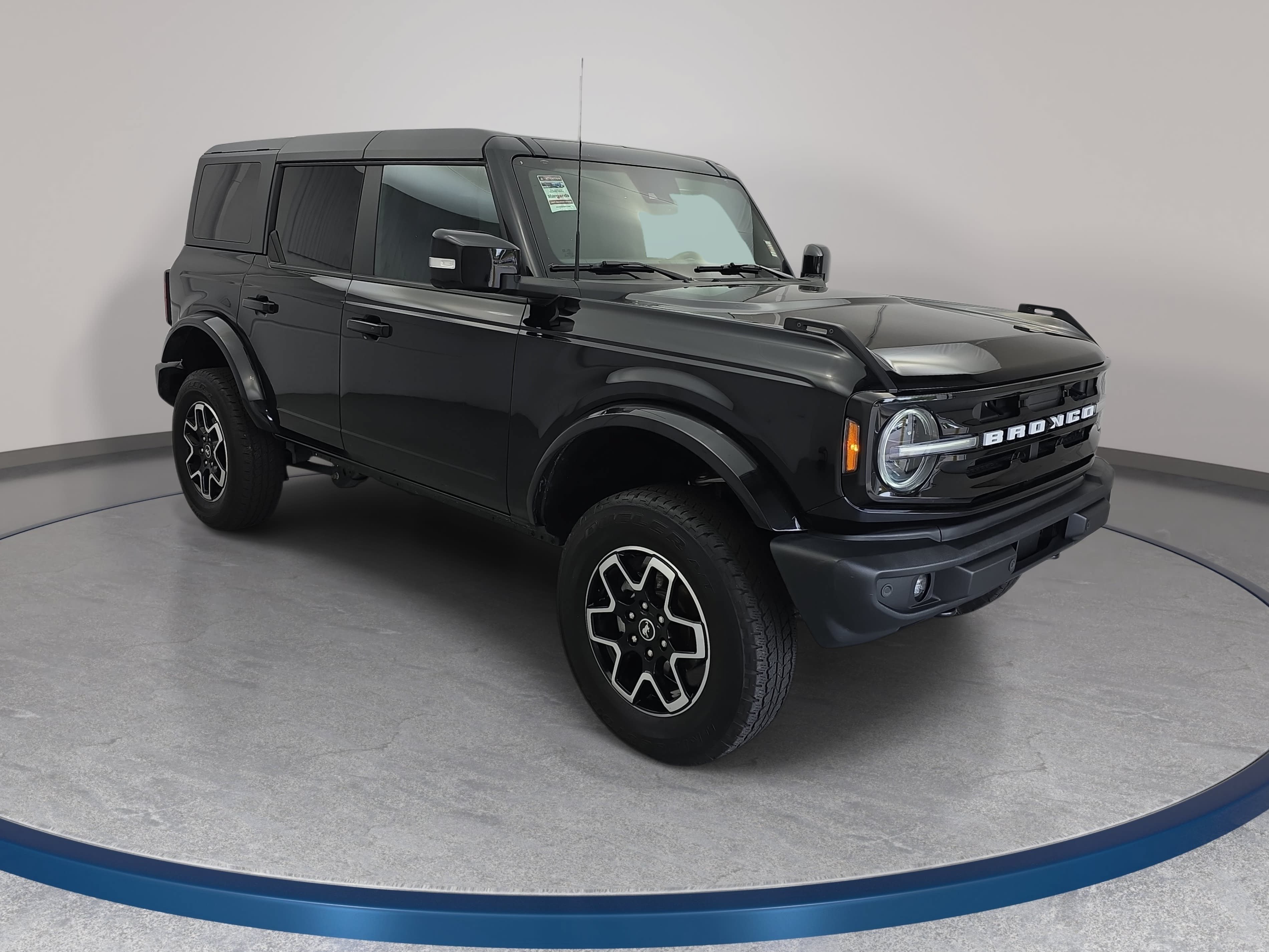 Used 2024 Ford Bronco Outer Banks AWD/4WD image 3