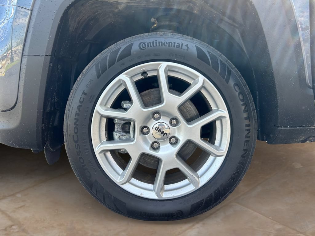 Used 2023 Jeep Renegade Latitude w/ Premium Group AWD/4WD image 14