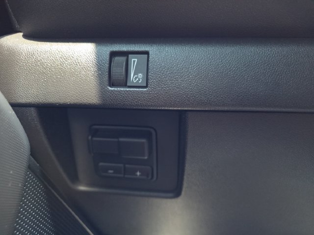 Used 2025 Chevrolet Colorado Trail Boss AWD/4WD image 10