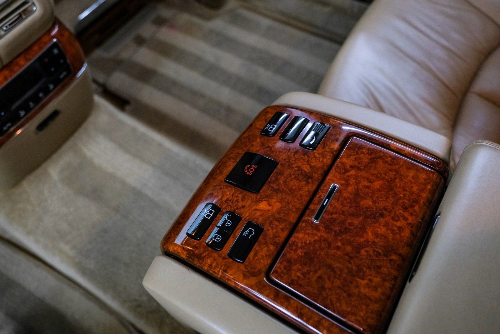 Used 2005 Maybach 57 image 36