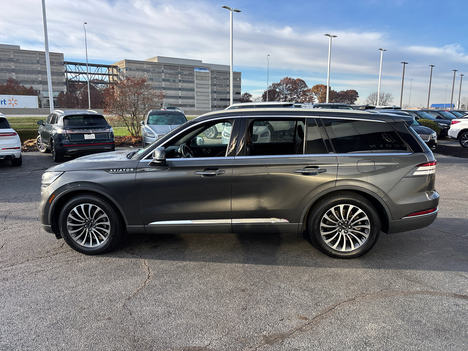 Used 2020 Lincoln Aviator Reserve image 4
