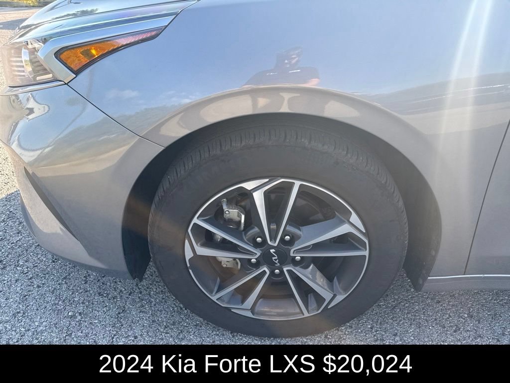 Used 2024 Kia Forte LXS FWD image 9