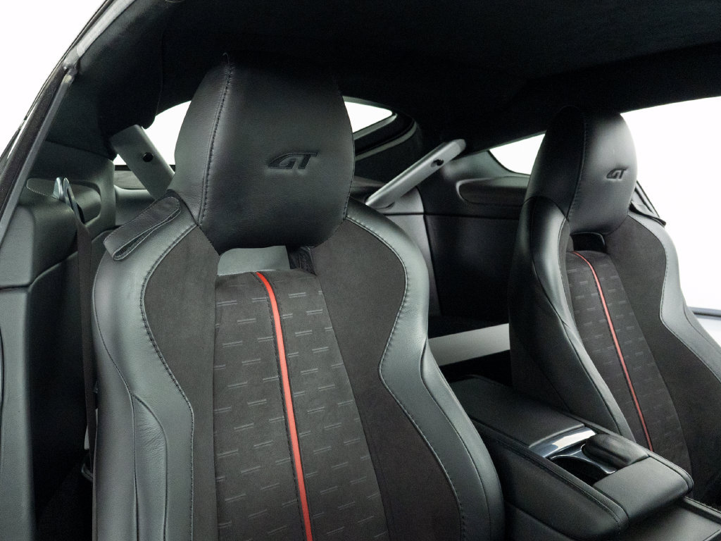 Used 2015 Aston Martin V8 Vantage GT RWD image 41