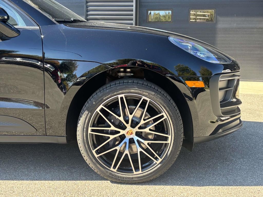 New 2026 Porsche Macan image 14