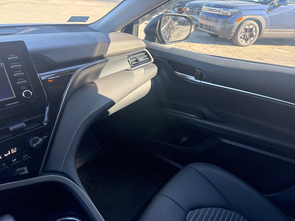 Used 2024 Toyota Camry SE w/ Convenience Package image 34