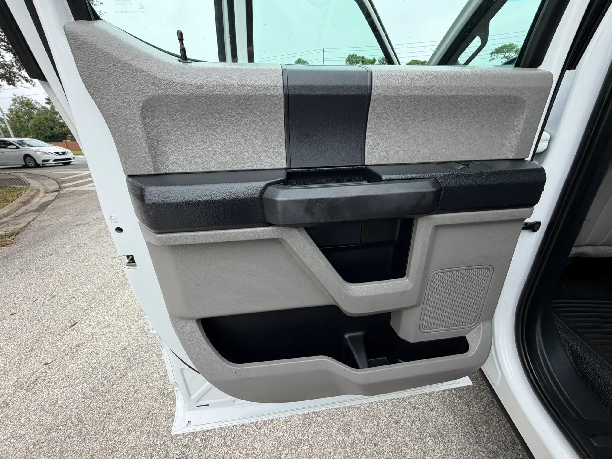Used 2019 Ford F250 XL w/ Power Equipment Group AWD/4WD image 29