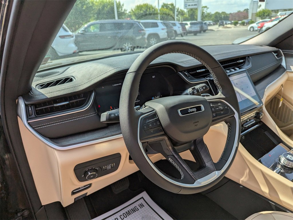 New 2025 Jeep Grand Cherokee L Limited w/ Luxury Tech Group II image 9