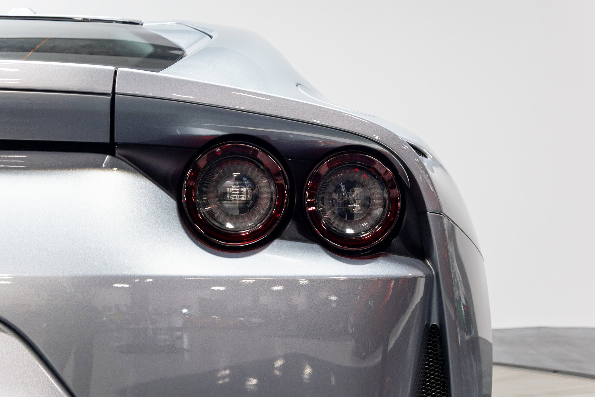 Used 2018 Ferrari 812 Superfast RWD image 55