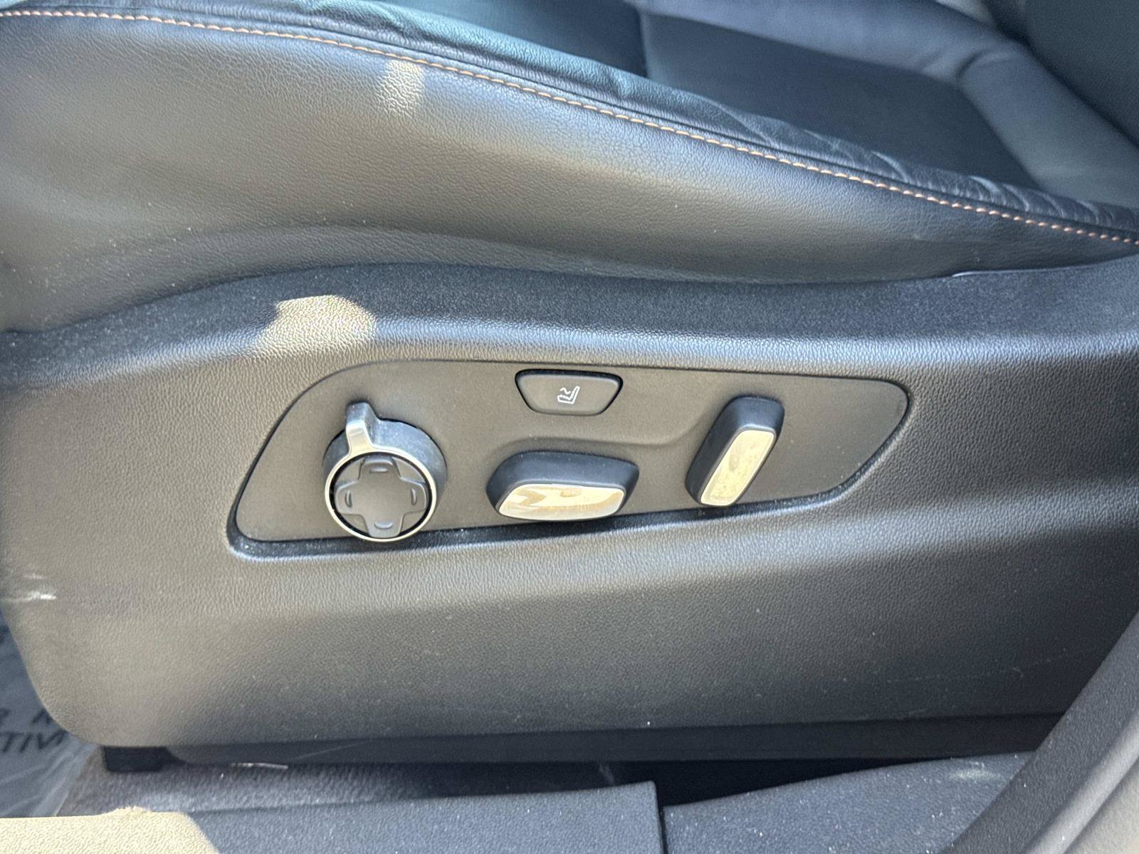 Used 2023 Cadillac XT4 Sport FWD image 26
